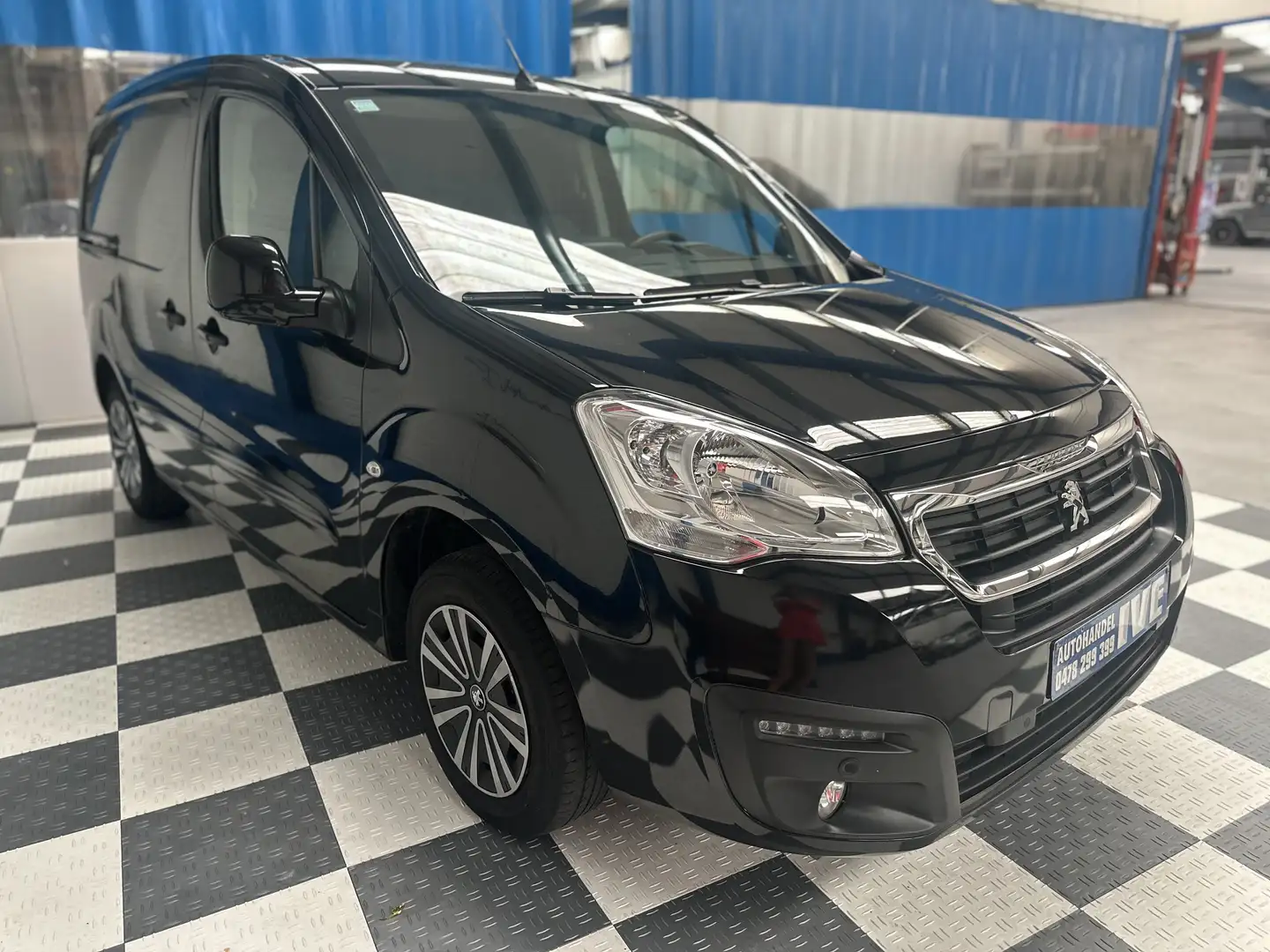 Peugeot Partner 1.6 BlueHDi L2H1 **TREKHAAK** Schwarz - 2
