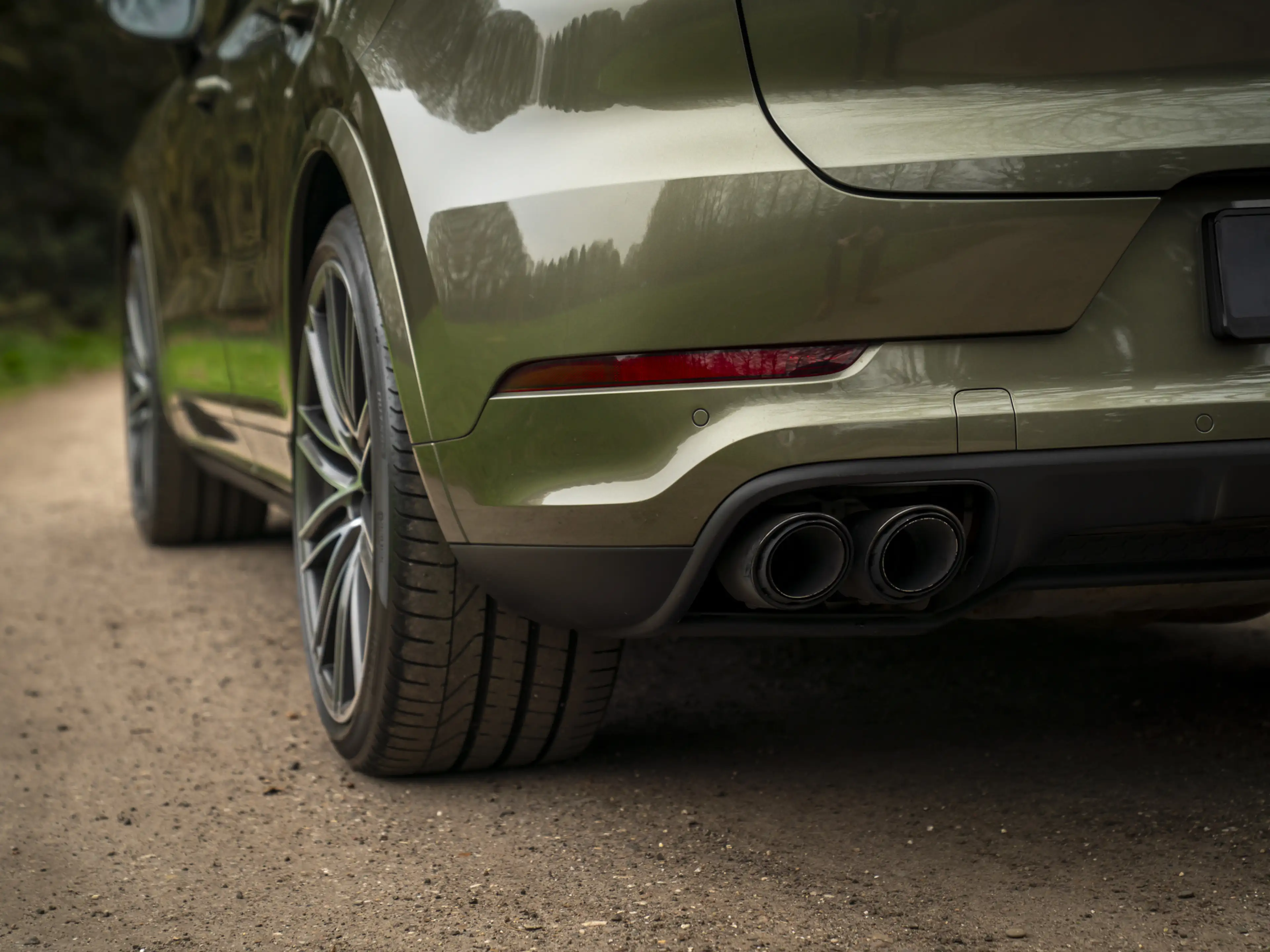 Porsche Cayenne Coupé 4.0 Turbo S E-Hybrid | PTS Oak Green | Keram — photo 31