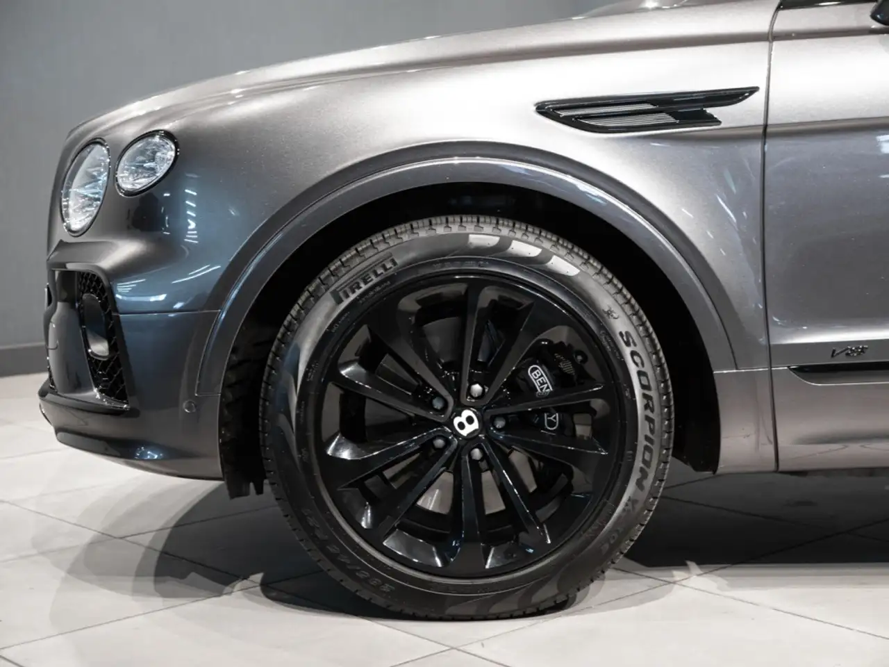 Bentley Bentayga 2022 — фото 12