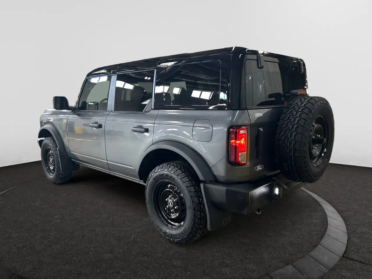 Ford Bronco снимка Ford Bronco