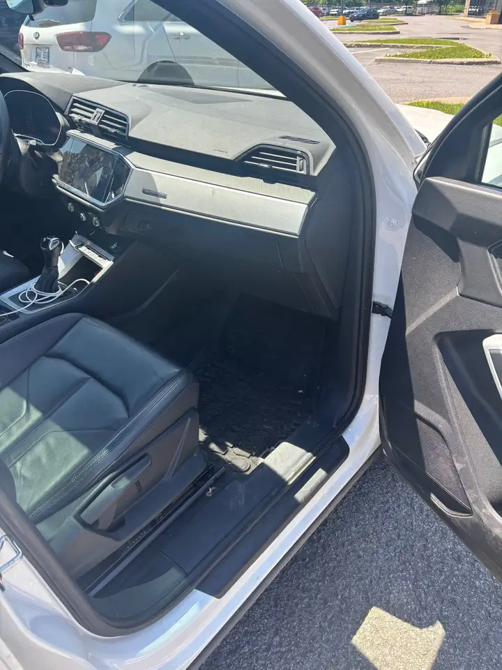 Audi Q3 снимка Audi Q3