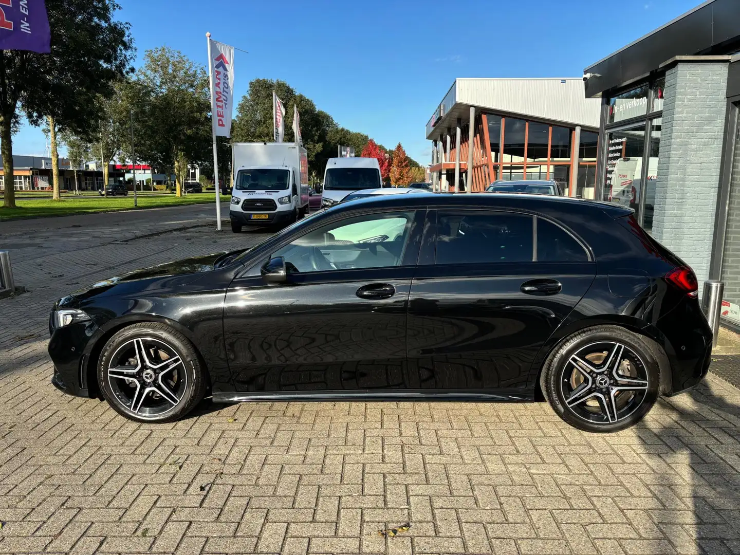 Mercedes-Benz A 200 AMG-Line Zwart - 2