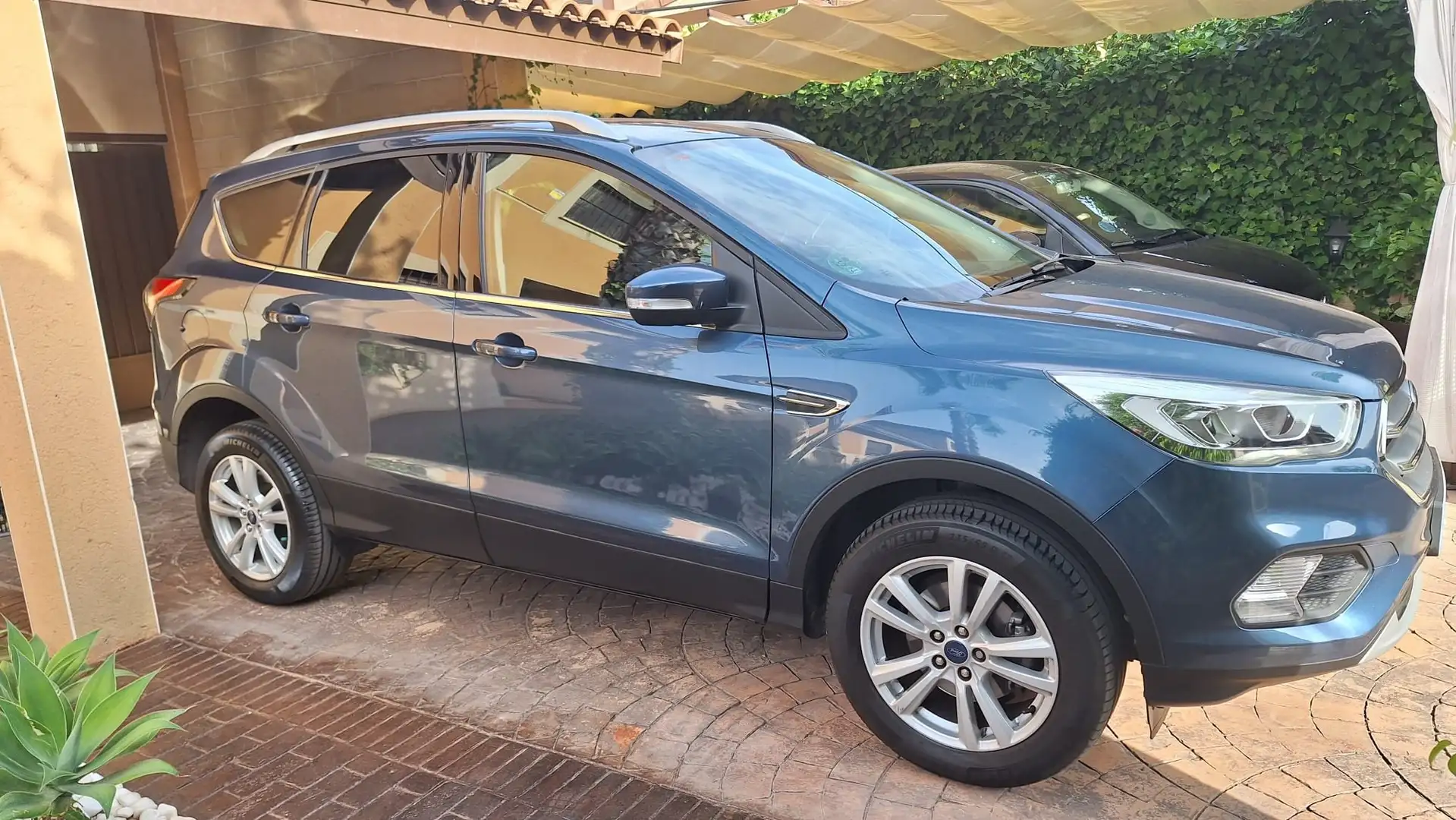Ford Kuga Kuga 1.5 EcoB. Auto S Azul - 1