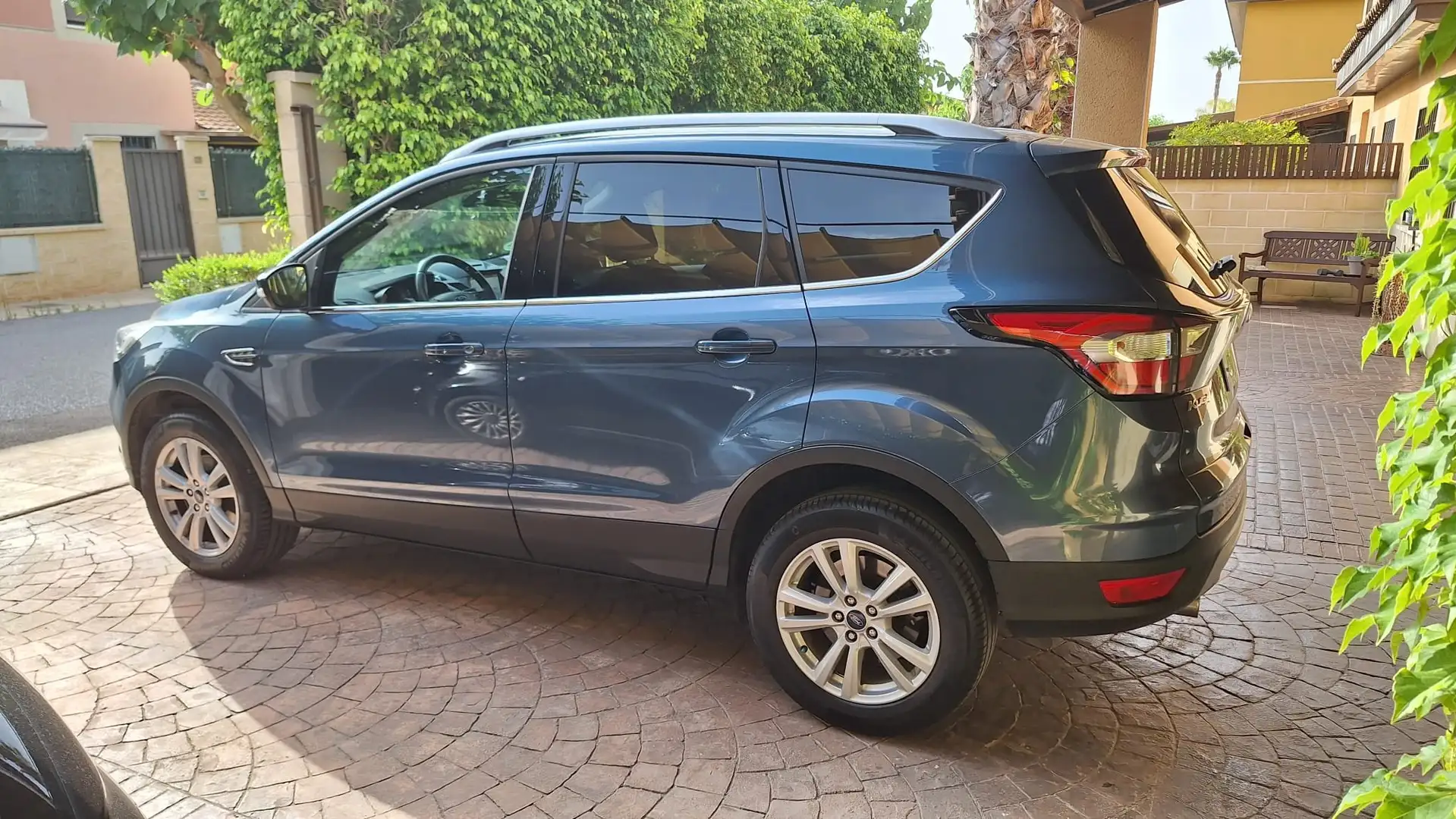 Ford Kuga Kuga 1.5 EcoB. Auto S Azul - 2