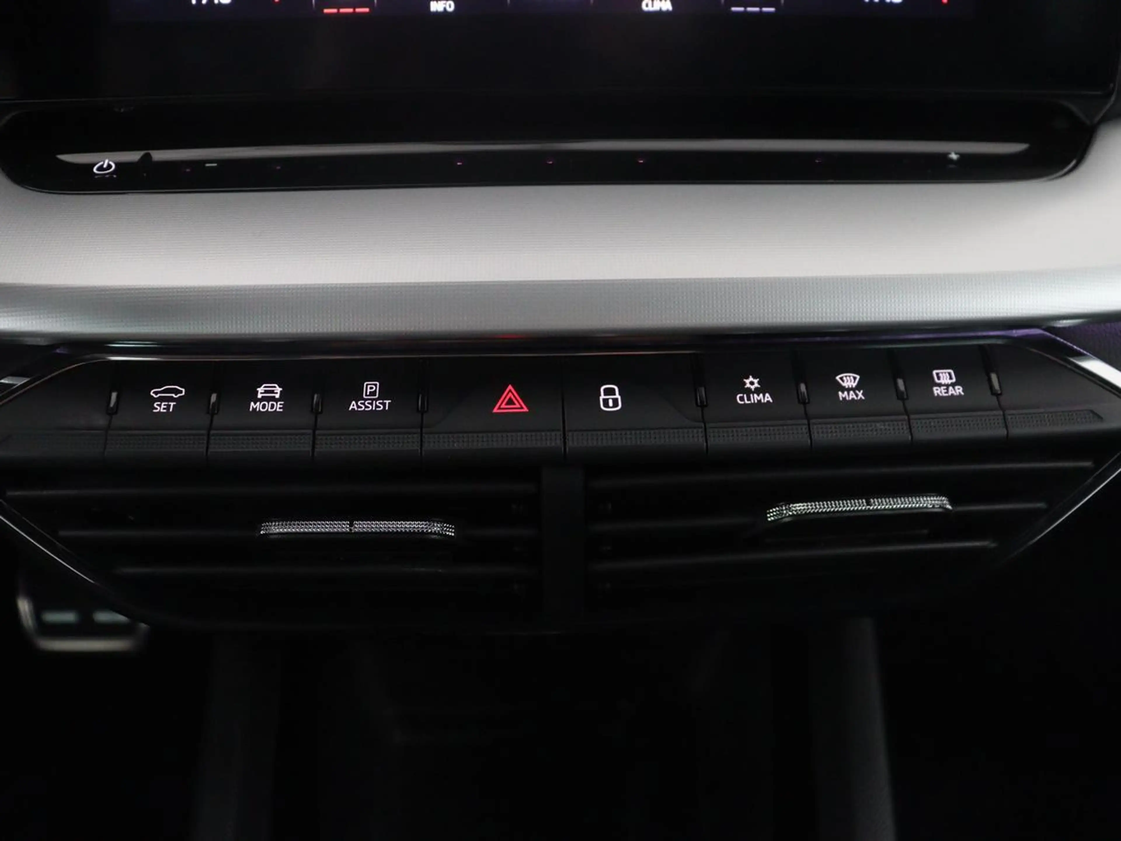 Skoda Octavia Combi1.5 e-TSI Sport Business | Stoelverwarming | — photo 18