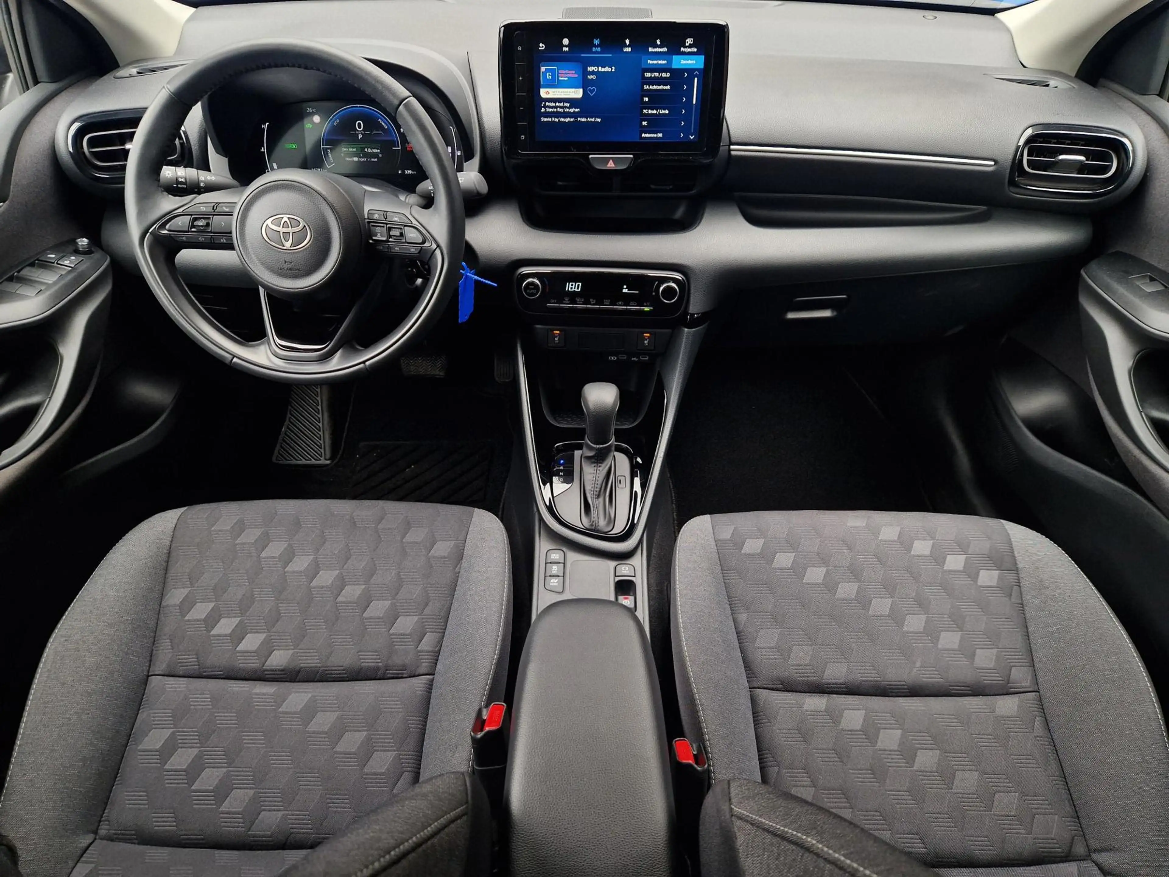Toyota Yaris 1.5 116PK Benzine-Hybride / Carplay / Adaptieve cr — photo 8