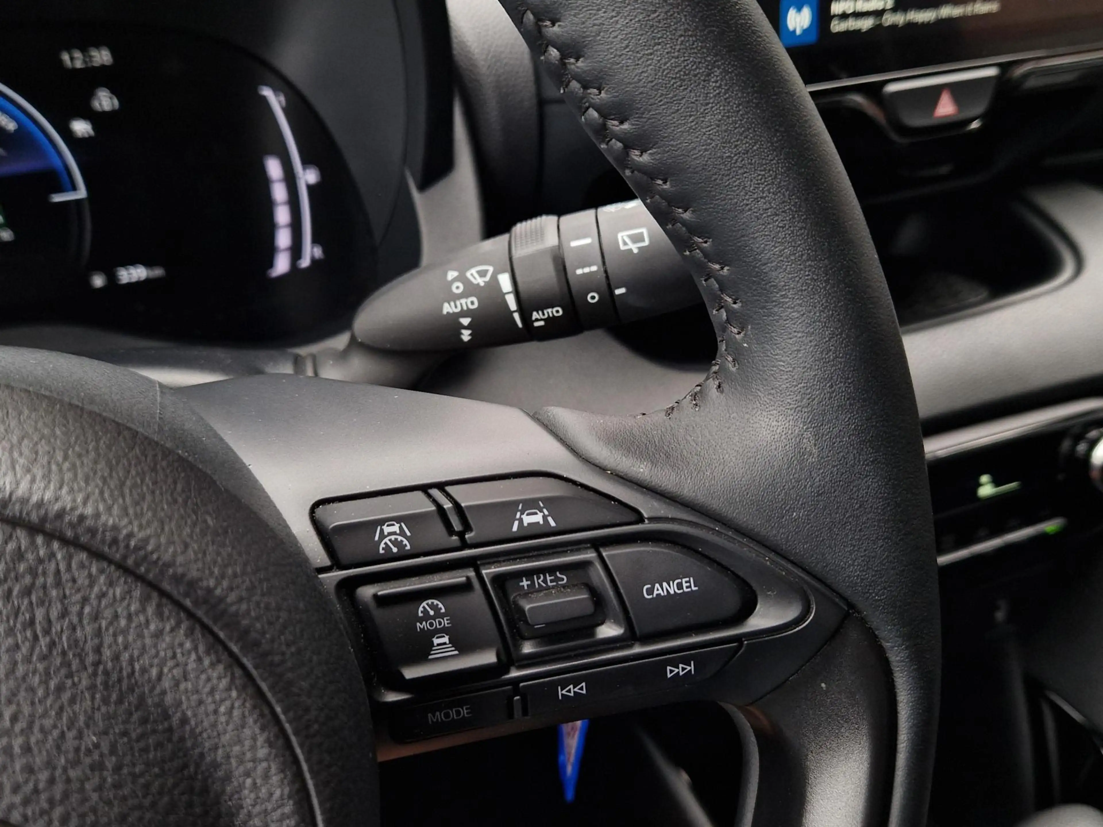 Toyota Yaris 1.5 116PK Benzine-Hybride / Carplay / Adaptieve cr — photo 12