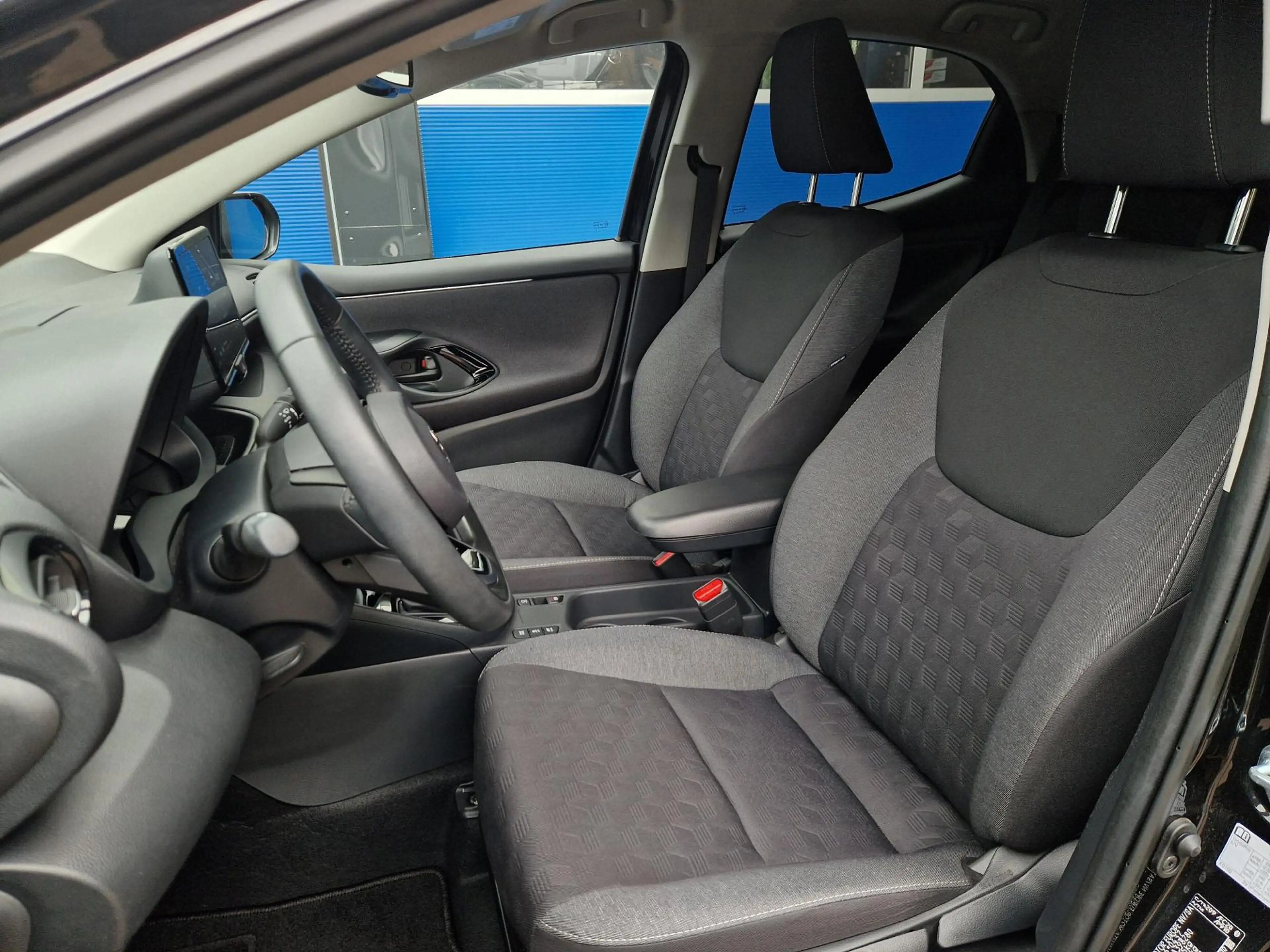 Toyota Yaris 1.5 116PK Benzine-Hybride / Carplay / Adaptieve cr — photo 3