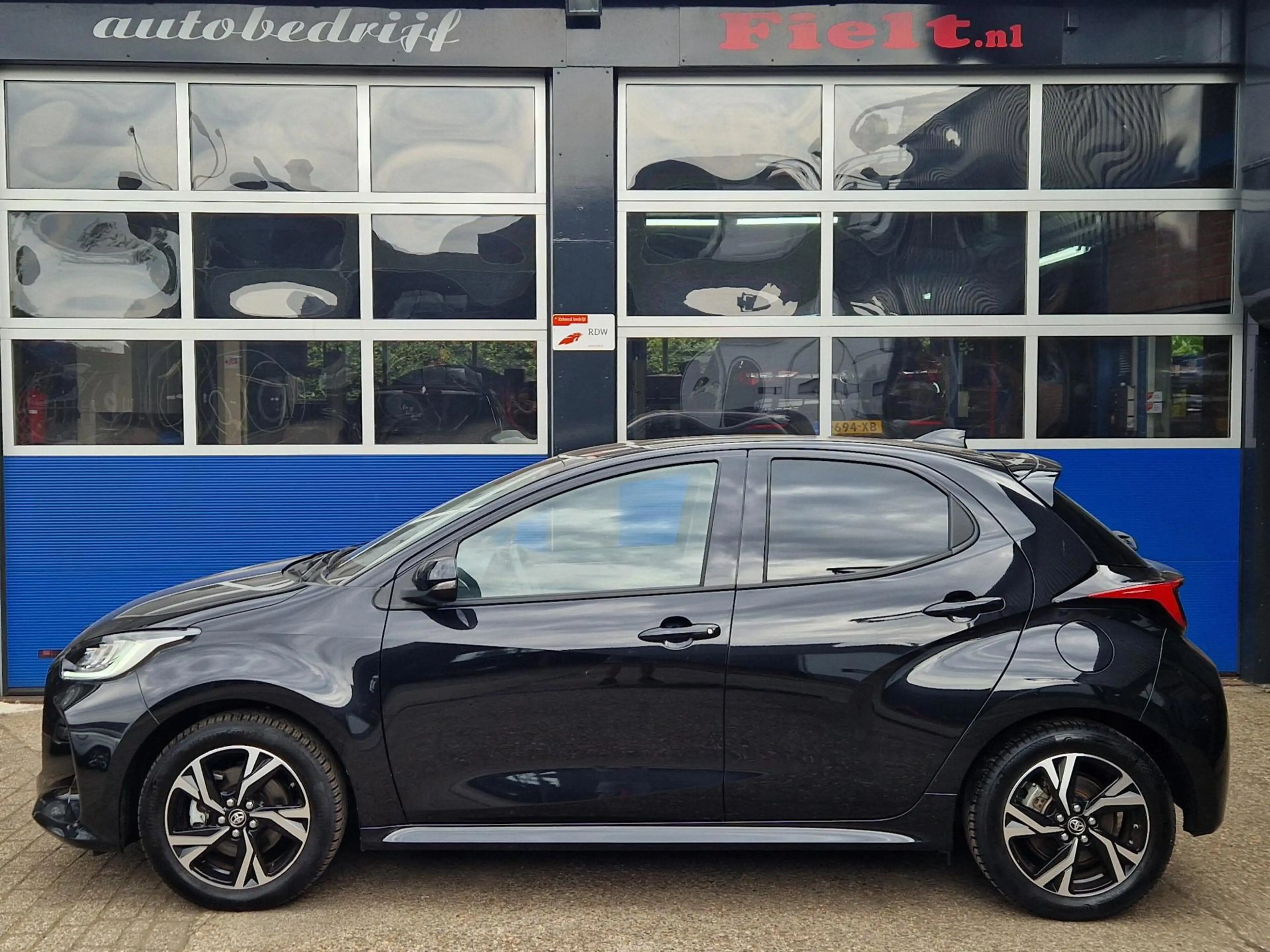 Toyota Yaris 1.5 116PK Benzine-Hybride / Carplay / Adaptieve cr — photo 13