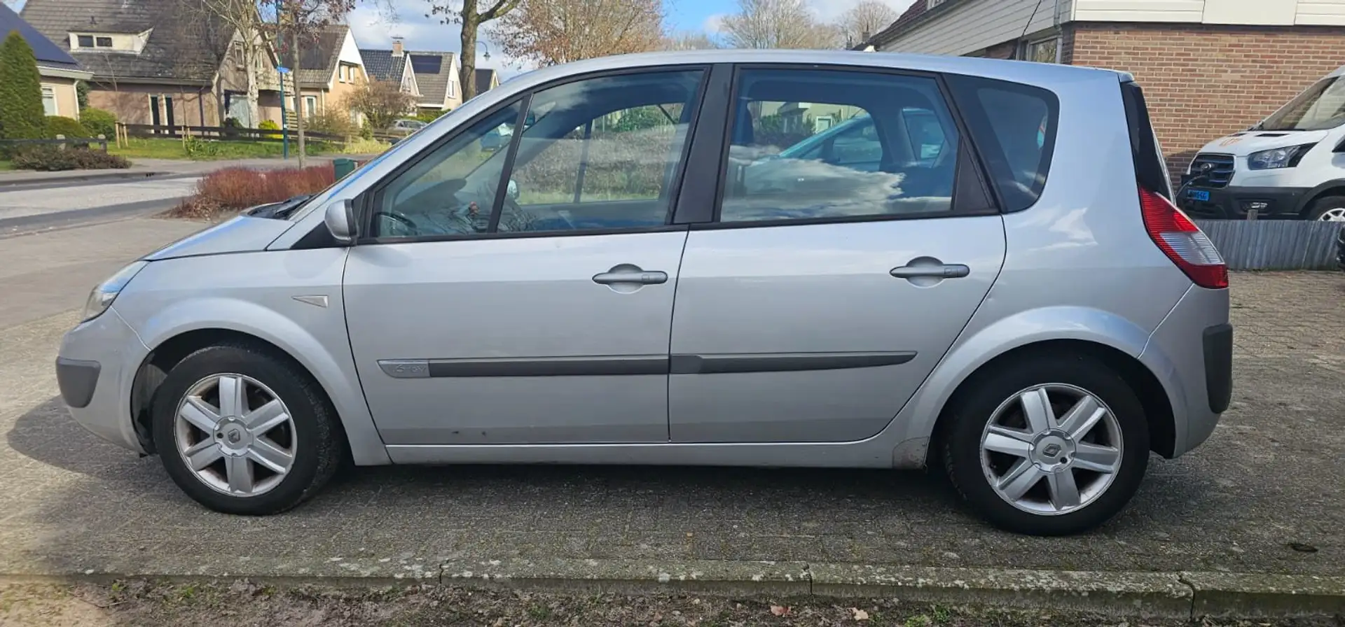 Renault Scenic Scenic 1.6-16V Priv.Luxe Zilver - 1