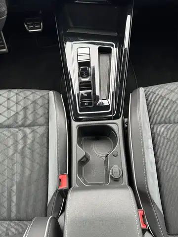 Volkswagen Golf view 12