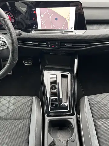 Volkswagen Golf view 11