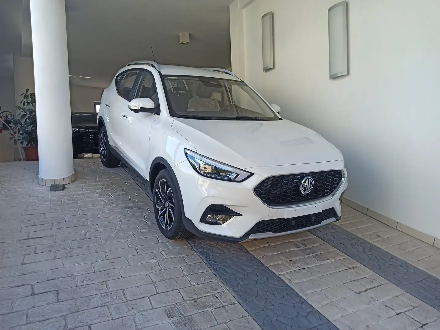 MG ZS 1.5 Classic Luxury km 0 Bianco - 1
