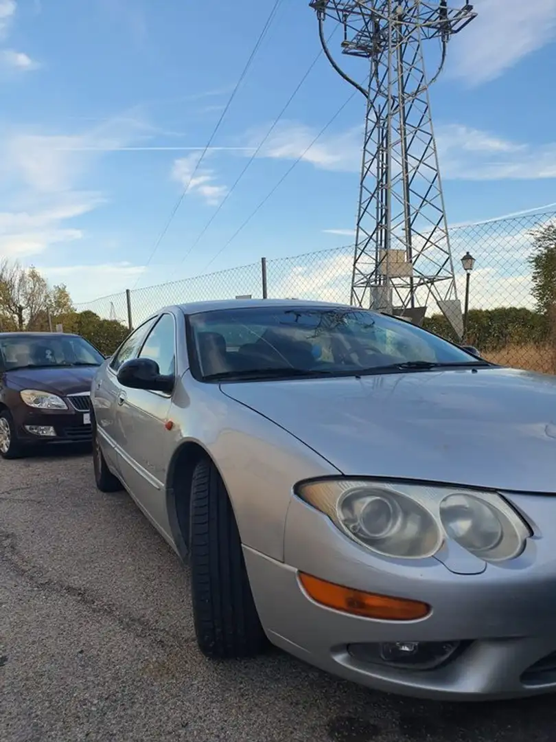 Chrysler 300C 2.7 Aut. Gris - 1