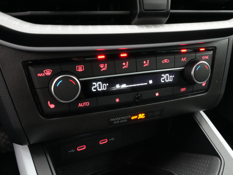SEAT Arona Style NAVI VIRT ACC KAM SHZ CARPLAY LED — photo 10
