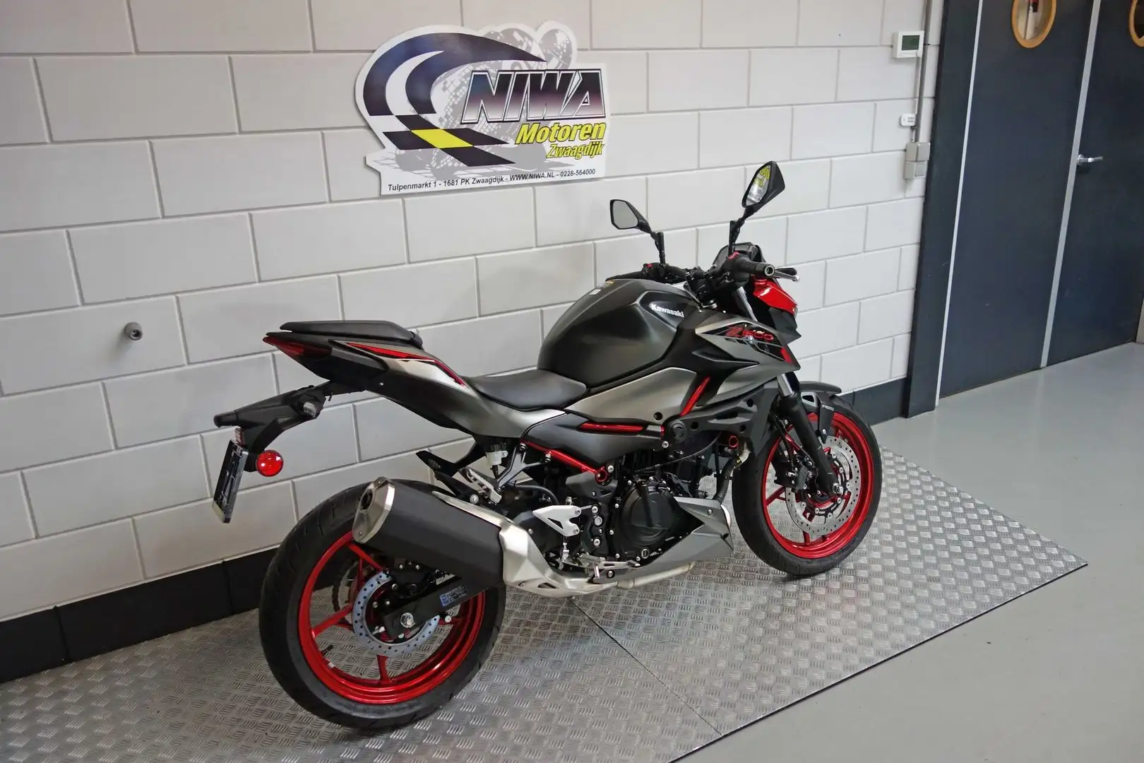Kawasaki Z 500 SE Czerwony - 2