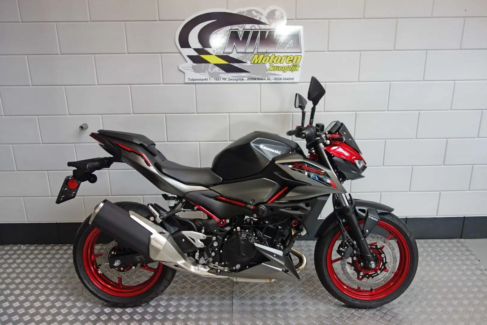 Kawasaki Z 500 SE Czerwony - 1