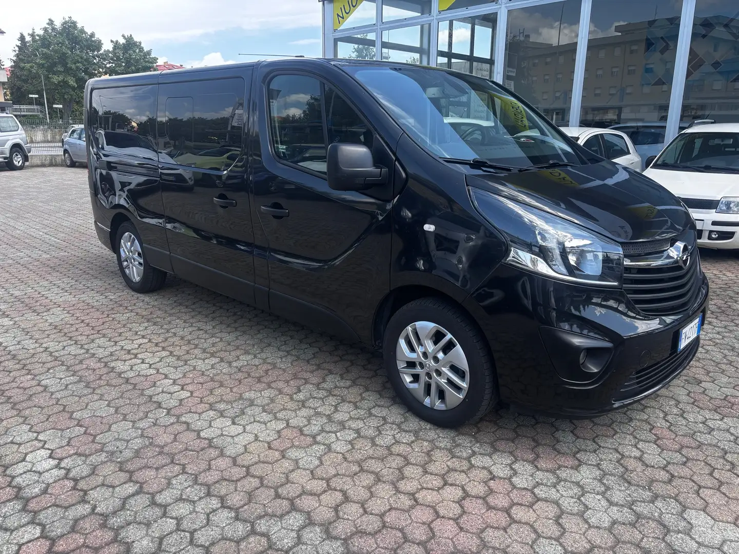 Opel Vivaro 9Posti - 2