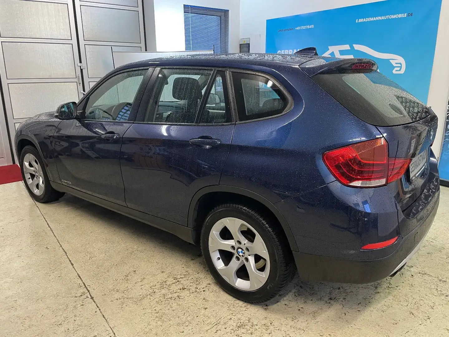 BMW X1 20 i sDrive Autom. Blau - 2