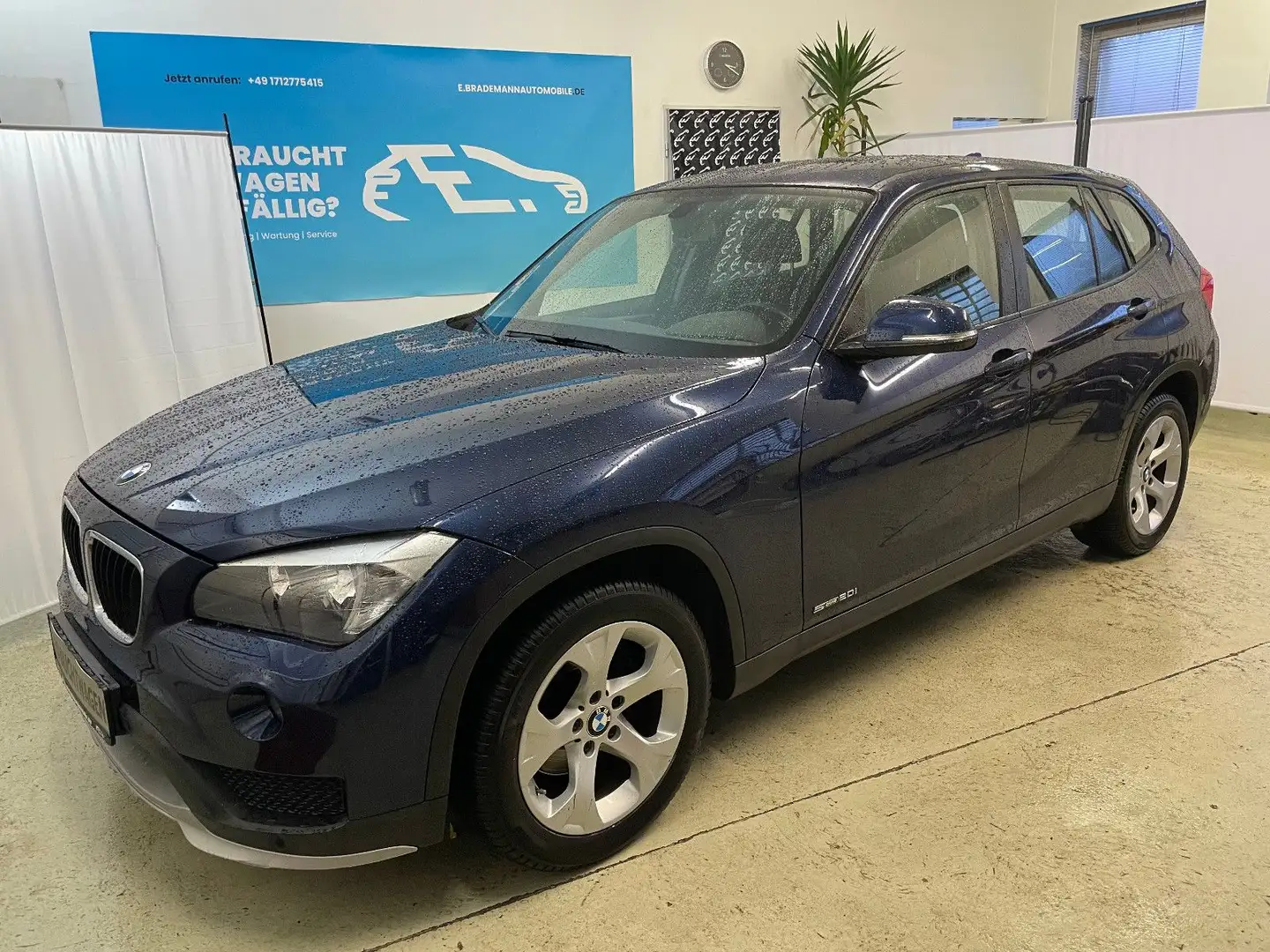 BMW X1 20 i sDrive Autom. Blau - 1