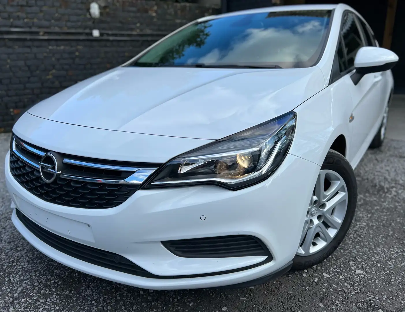 Opel Astra 1.6 CDTi Dynamic + EURO 6b + CAR-PASS + NAVI Blanc - 1