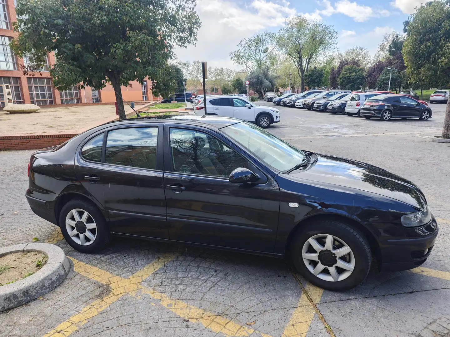 SEAT Toledo 1.8i 20v Signum-a Schwarz - 2