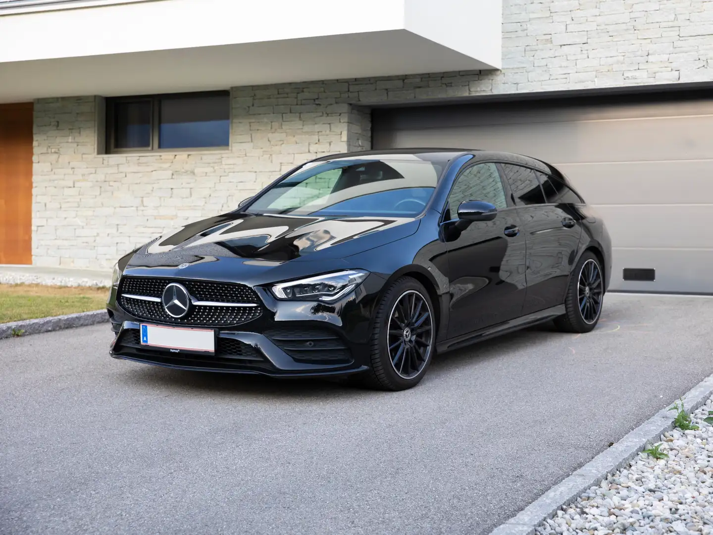 Mercedes-Benz CLA 220 CLA 220 d Shooting Brake 4MATIC Aut. Schwarz - 1