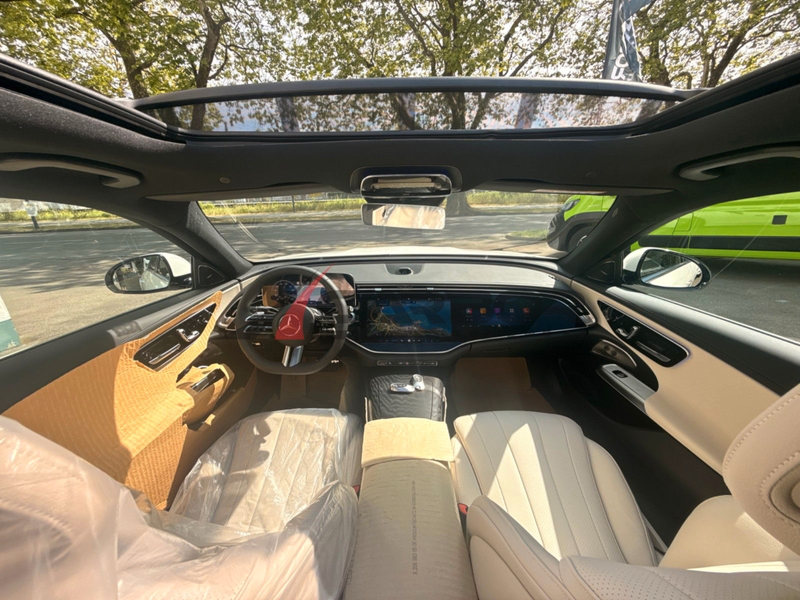 Mercedes-Benz E 200 PETROL/ AMG/ *SUPERSCREEN*/PANO/ LIMOUSINE — photo 15