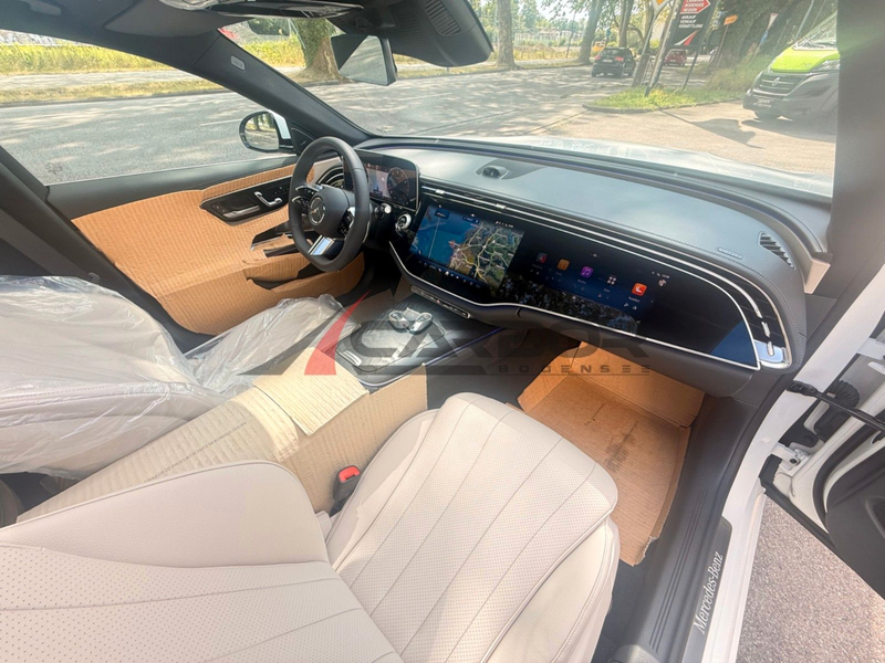 Mercedes-Benz E 200 PETROL/ AMG/ *SUPERSCREEN*/PANO/ LIMOUSINE — photo 10