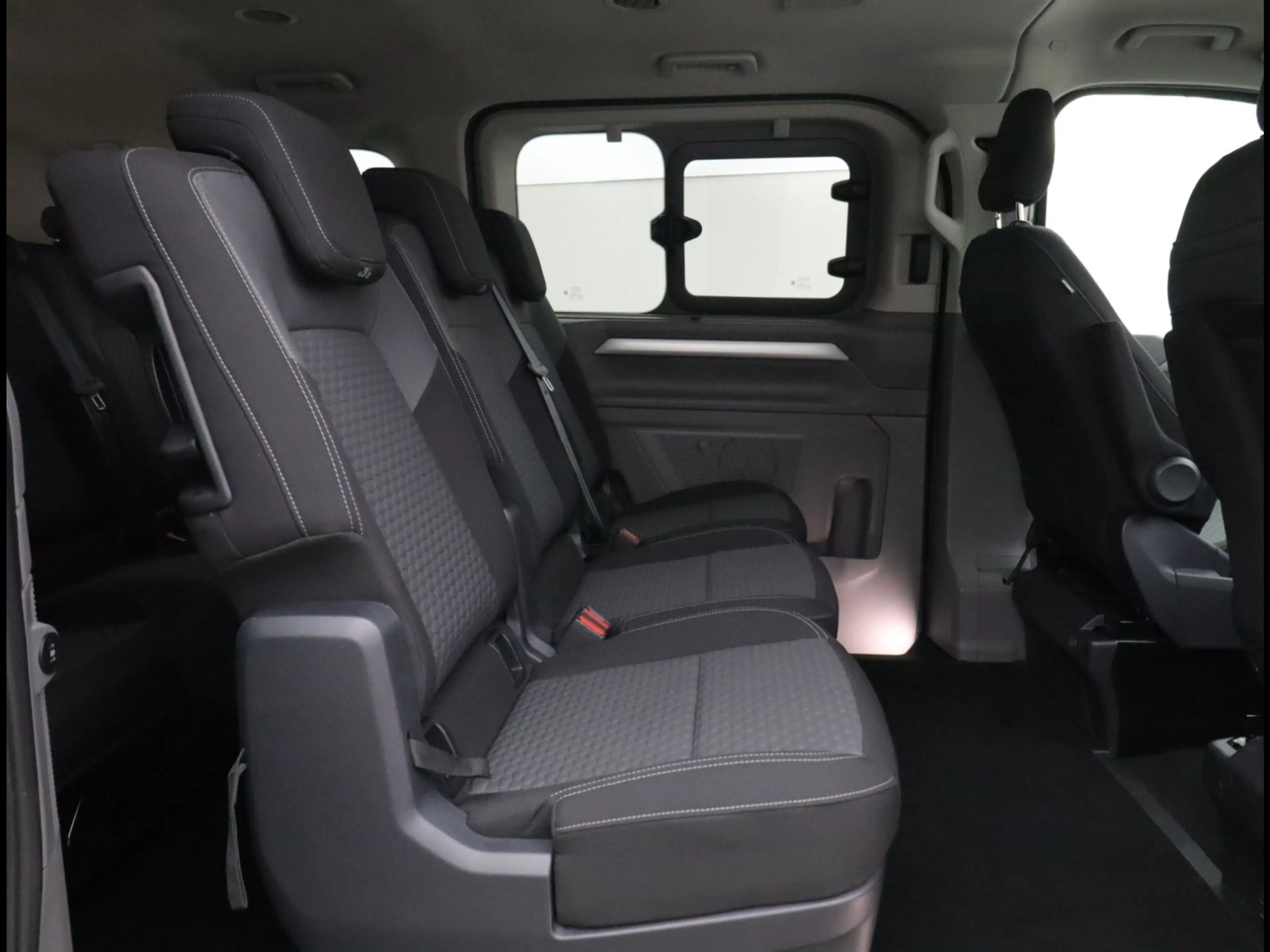 Volkswagen T7 Caravelle STYLE KR 2.0 TDI AUTOMATIK 8-SITZER ( — photo 7