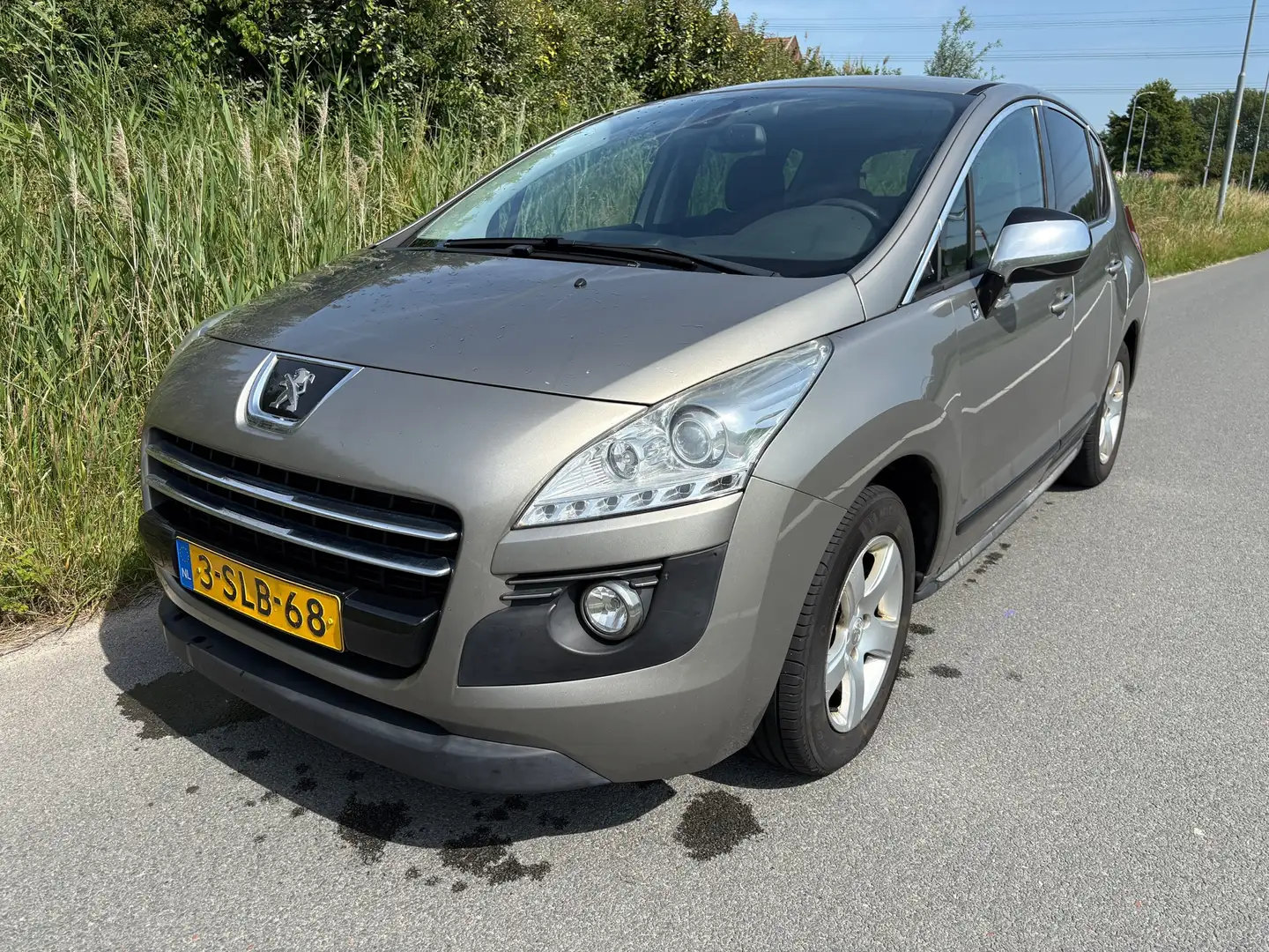 Peugeot 3008 2.0 HDiF HYbrid4 Blue Lease automaat en trekhaar Gris - 1