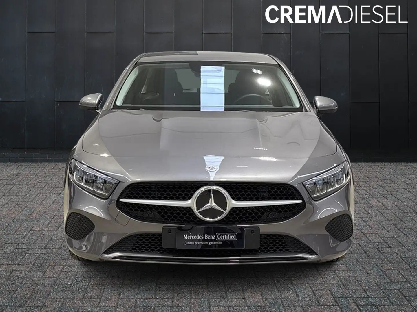 Mercedes-Benz A 180 A 180 d Advanced auto Grigio - 2
