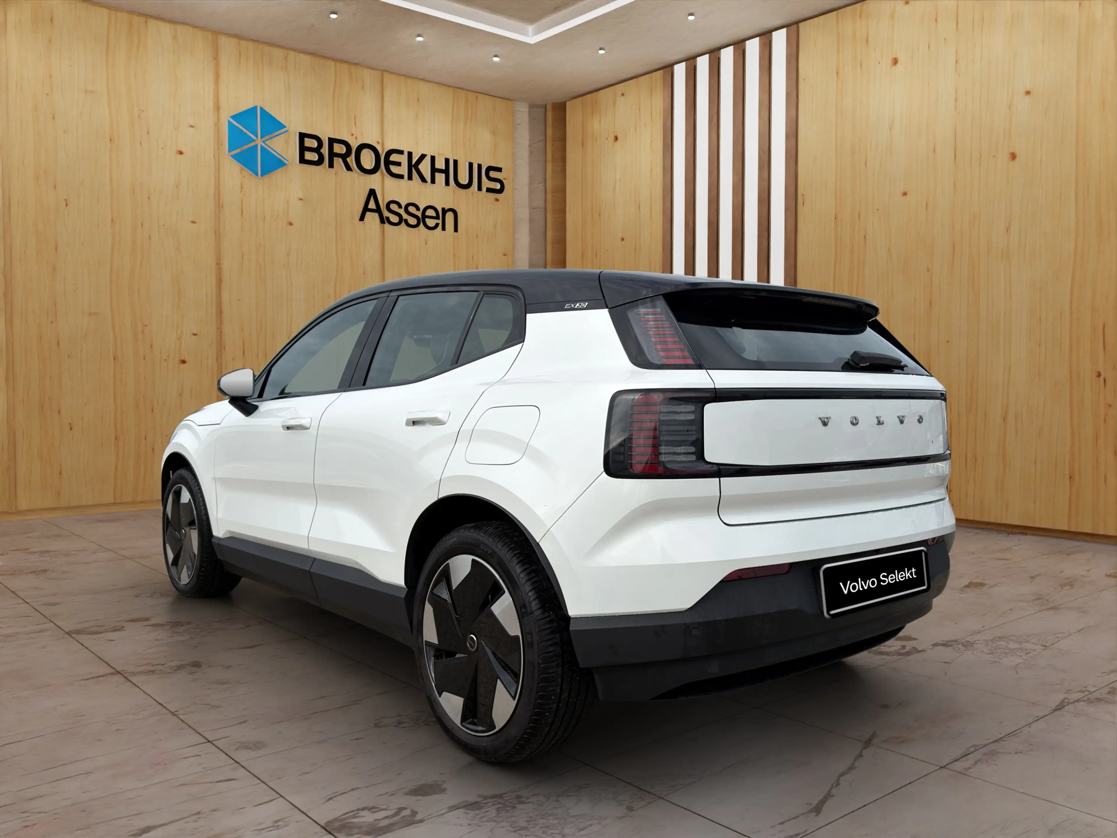 Volvo EX30 Single Motor Extended Range Plus 69 kWh | BLIS | H — photo 4