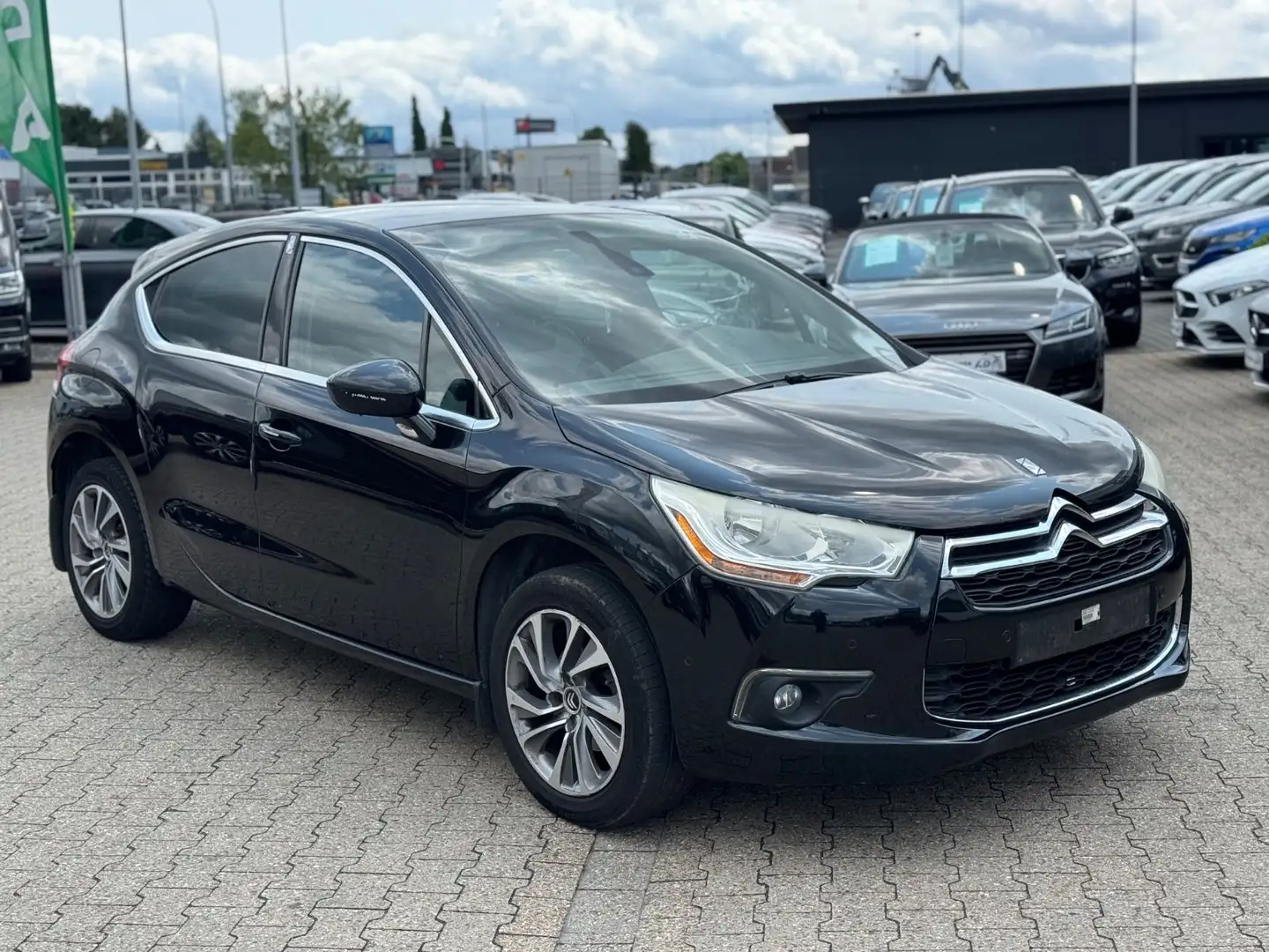 Citroen DS4 SoChic 1.6 HDI Autom. Euro5 Schwarz - 2