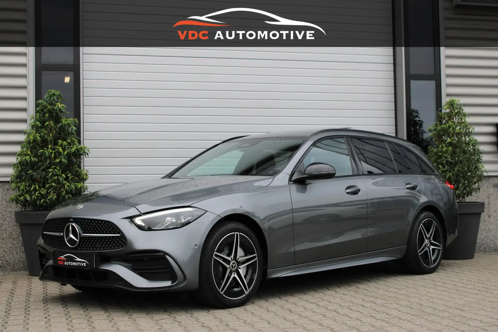 Mercedes-Benz C 300 e AMG Estate Pano | Trekhaak | Dodehoekassistent | Gris - 1