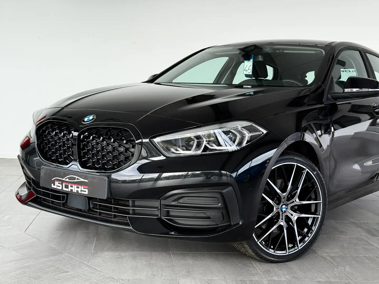 BMW 116 dA SPORT-1ERPRO-COCKPIT-CARPLAY-SHADOWLINE-PDC-TVA Zwart - 2