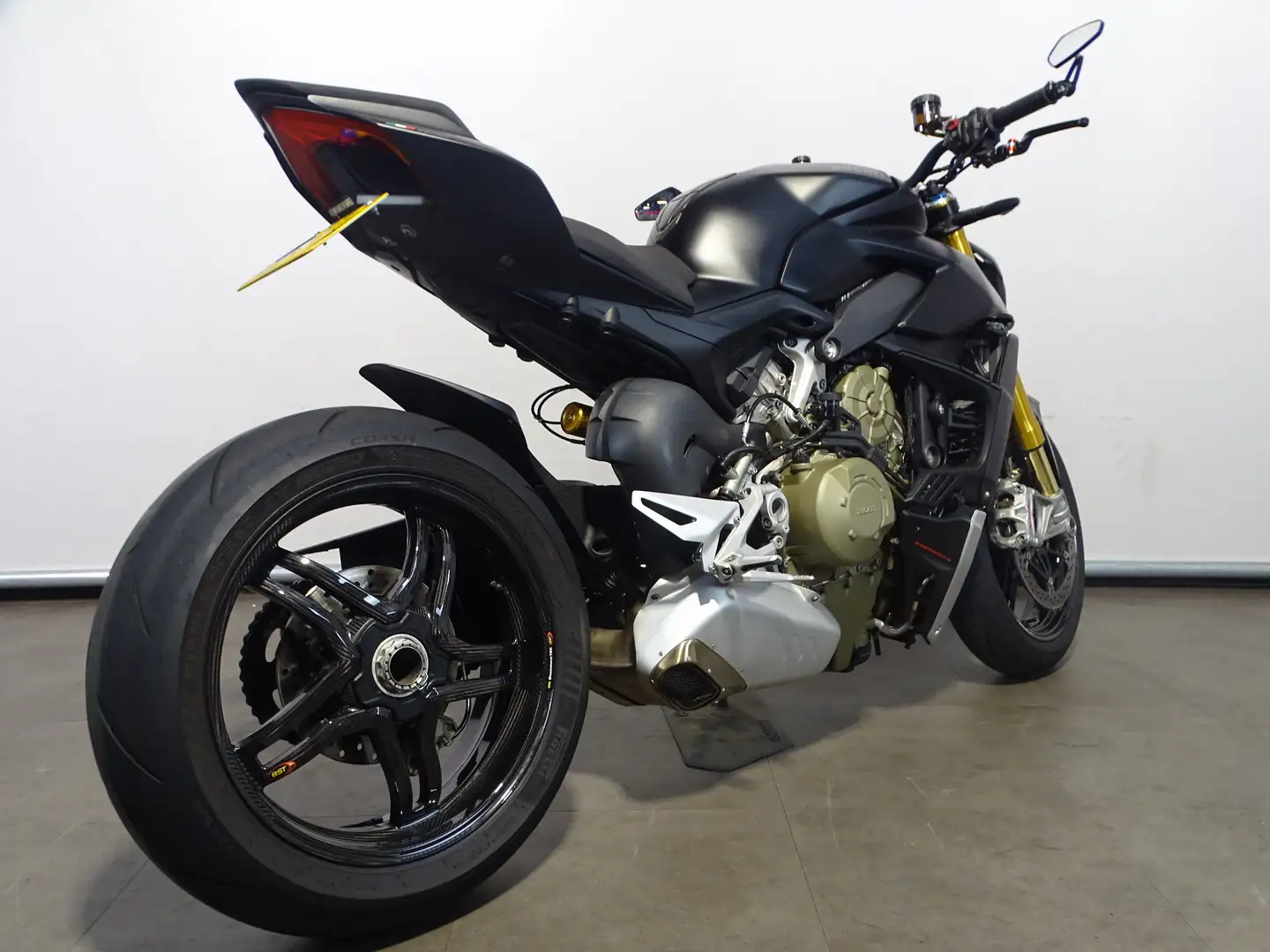 Ducati Streetfighter V4 S Zwart - 2