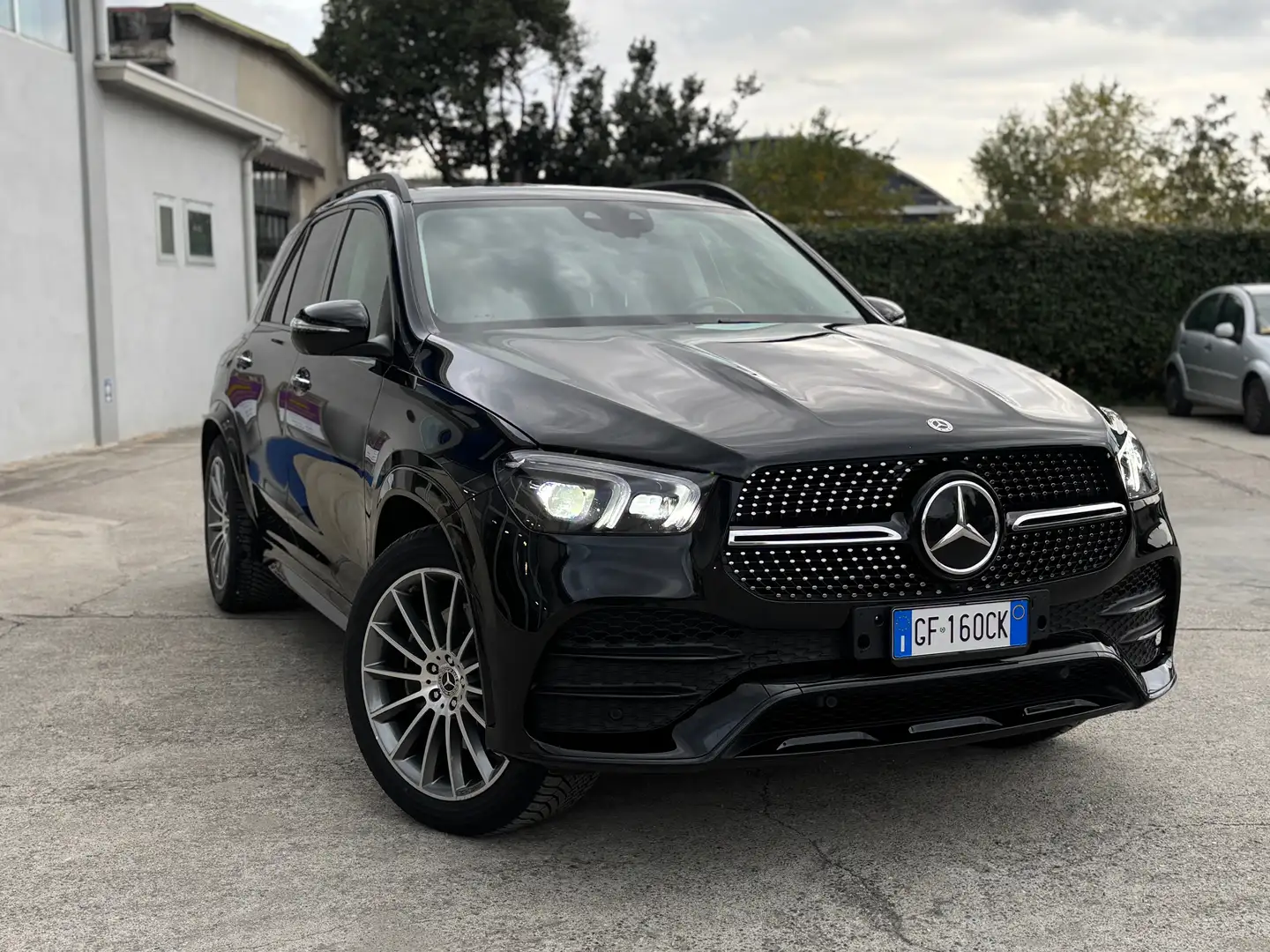 Mercedes-Benz GLE 300 GLE 300d 4 Matic/Premium Plus/AMG Line/Night/ Noir - 2