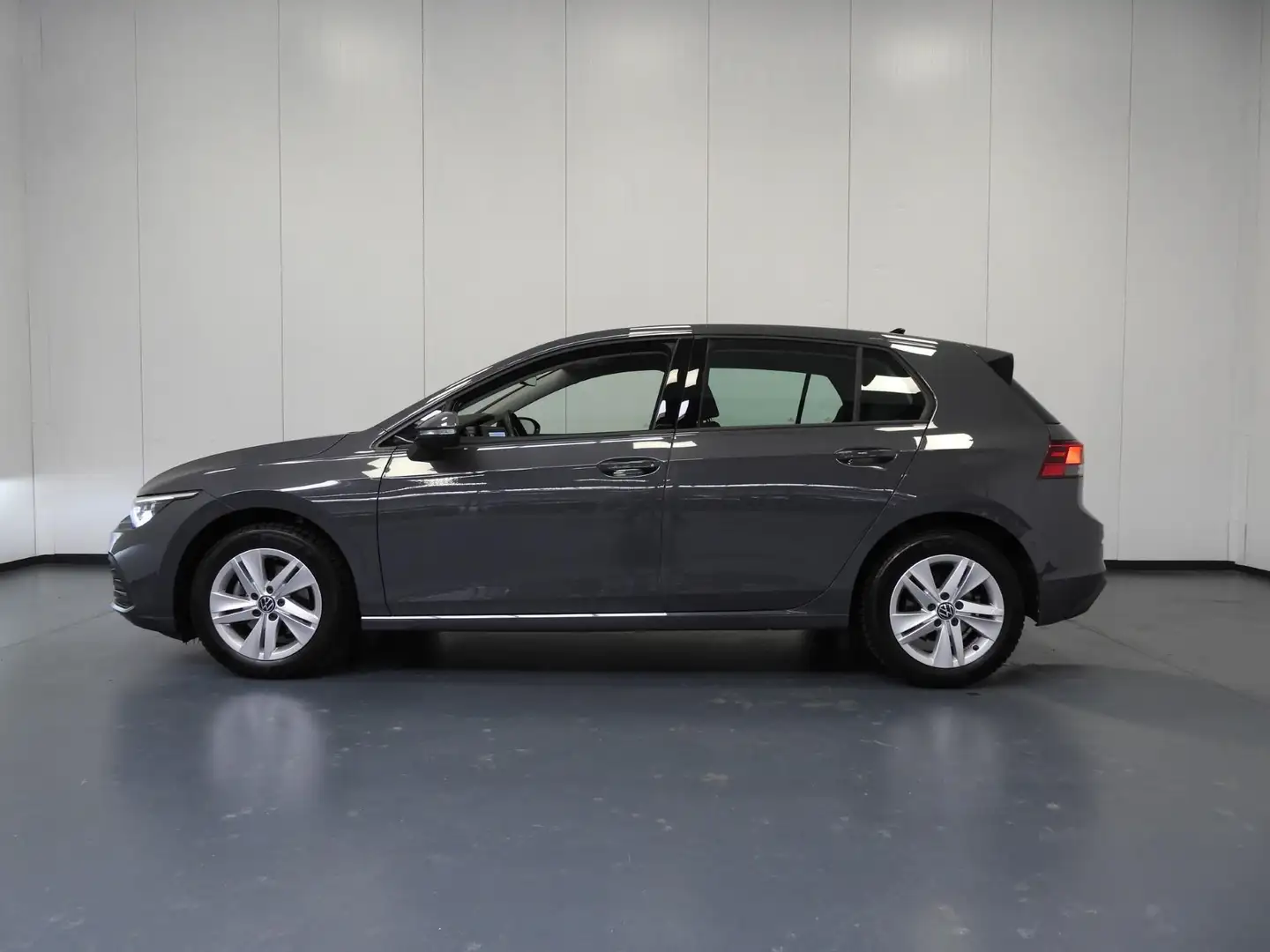 Volkswagen Golf 1.0 TSI Life Business NAVI/CAMERA/LED/HEAD-UP/16"L Gris - 2