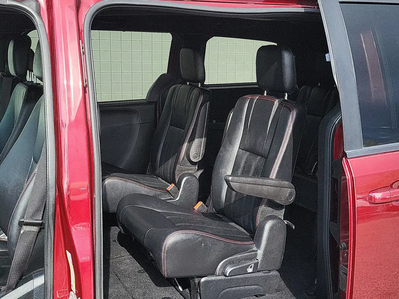 Dodge Grand Caravan снимка Dodge Grand Caravan