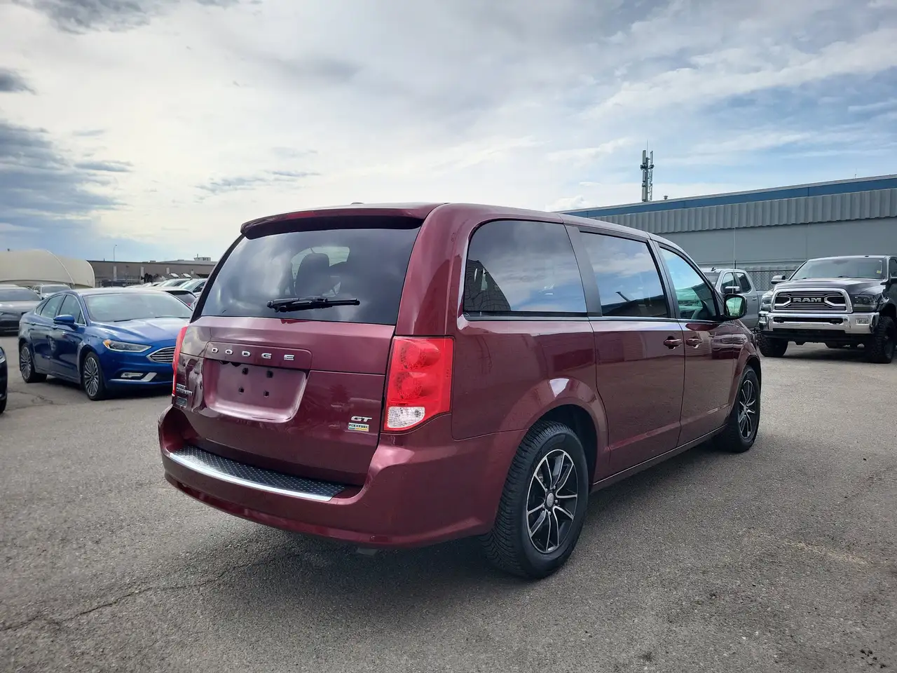 Dodge Grand Caravan снимка Dodge Grand Caravan