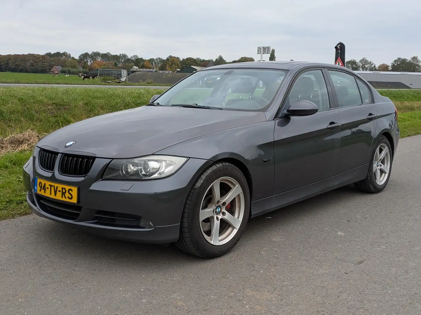 BMW 325 325i Executive Grijs - 1