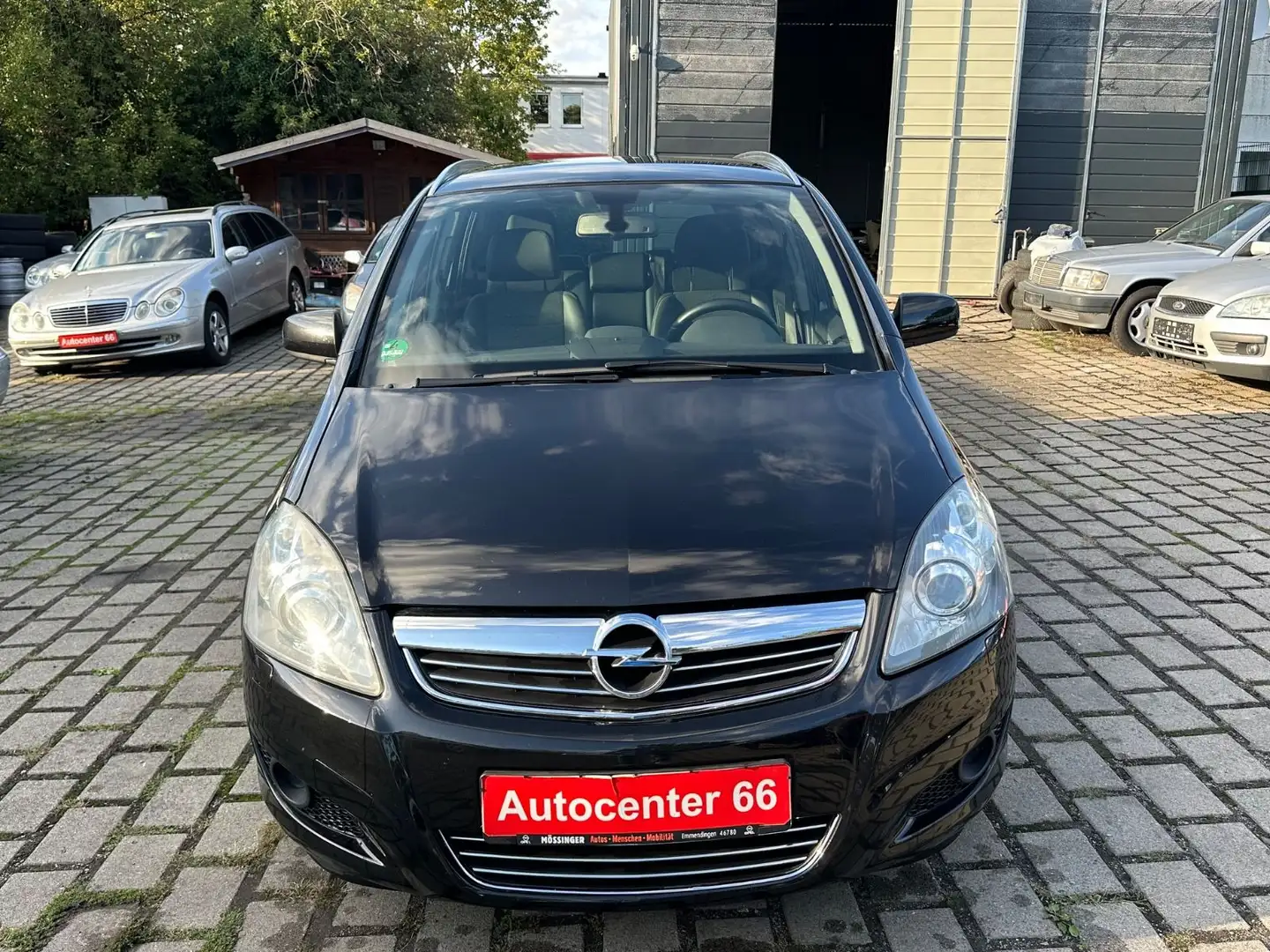 Opel Zafira B Innovation*XENON*LEDER*TÜV NEU*7-SITZER Schwarz - 2