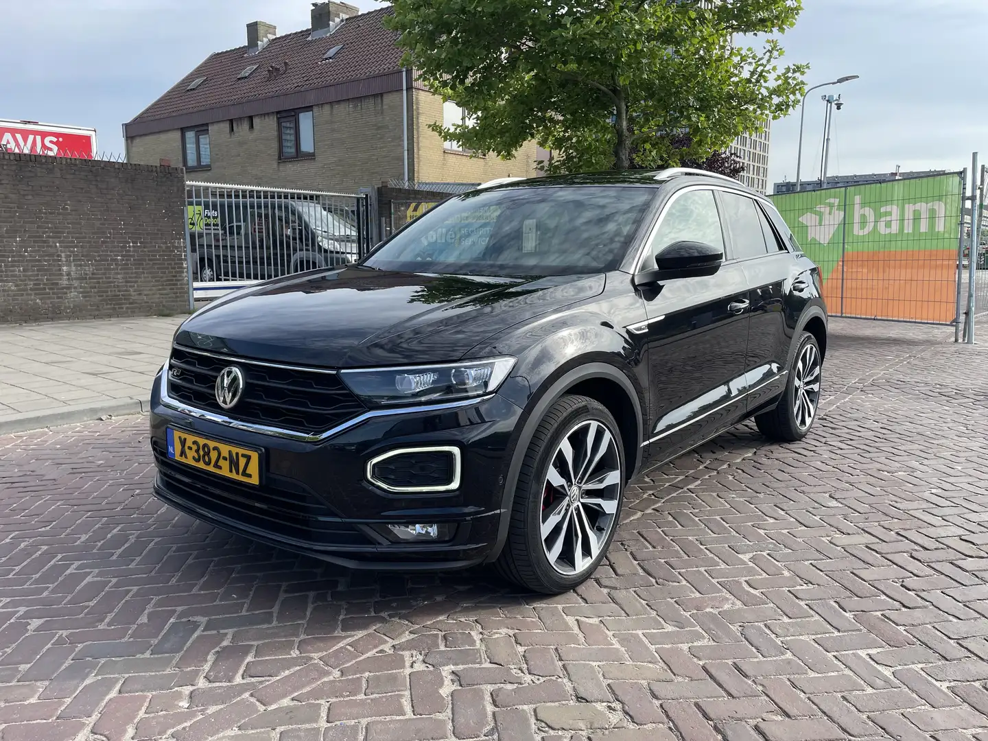 Volkswagen T-Roc 3X R-Line 1.5 TSI Sport Zwart - 1