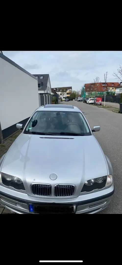 BMW 323 323i Silber - 1