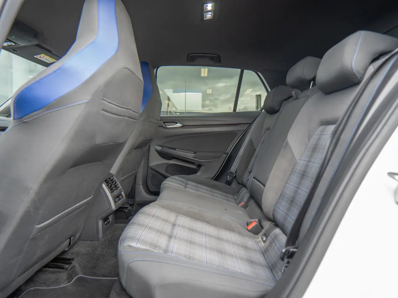 VOLKSWAGEN GOLF GTE 1.4 EHYBRID 245CH - BVA - ACC - VOLANT CHAUFFANT - CARPLAY - 99.998 KMS