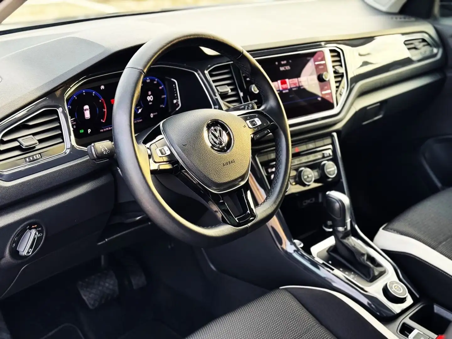 Volkswagen T-Roc 2.0 TSi SPORT 4MOTION DSG 190cv con 25.000 kms y T Gris - 2