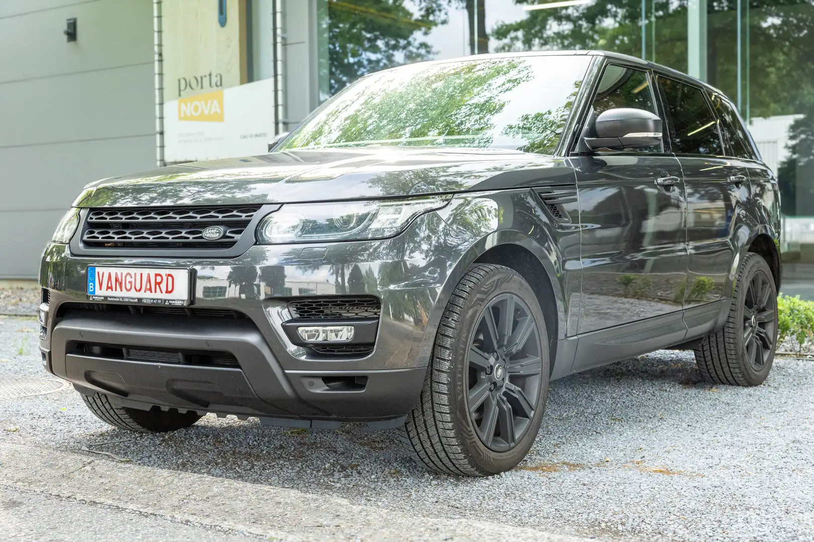 Land Rover Range Rover Sport 3.0 TDV6 HSE Dynamic Grijs - 1