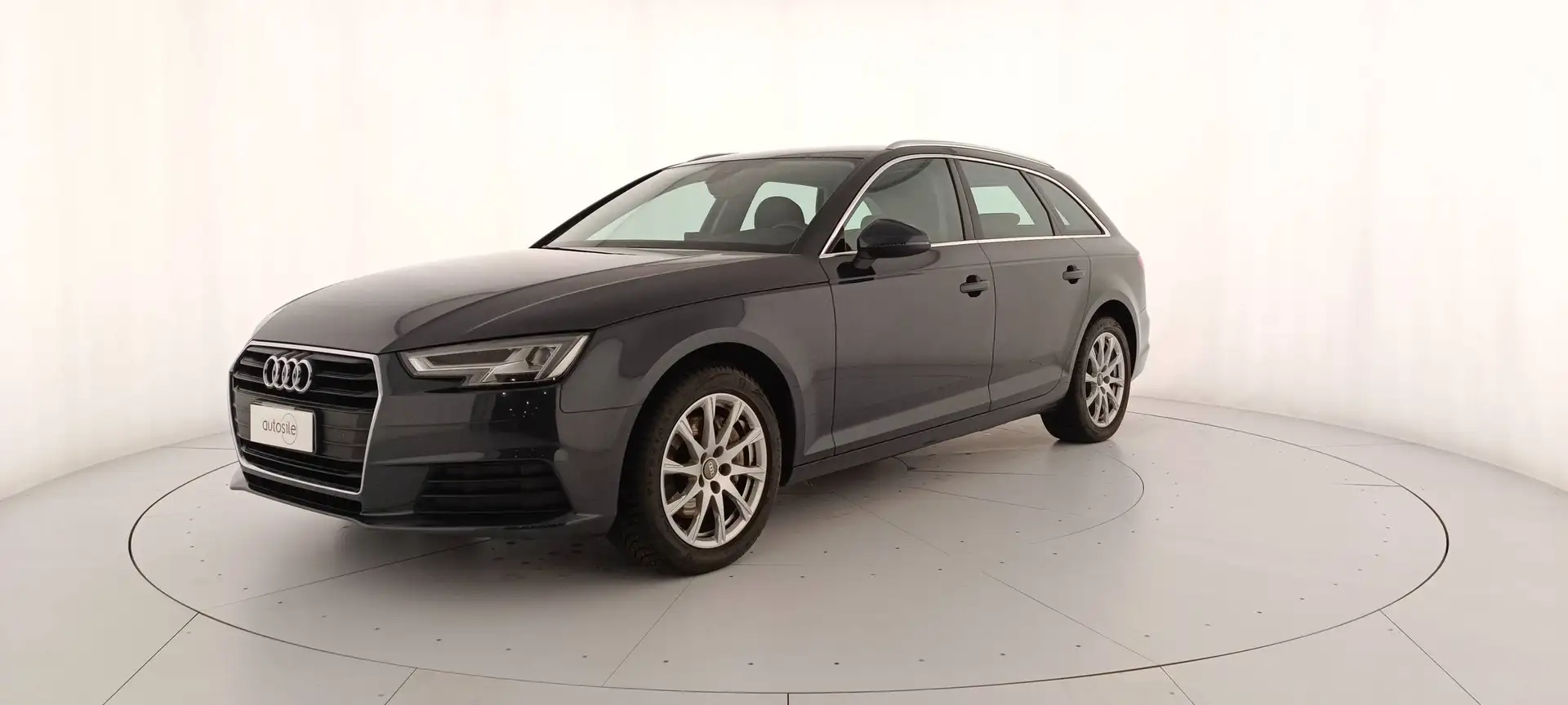 Audi A4 Avant 40 2.0 tdi Edition quattro 190cv s-tronic Schwarz - 1