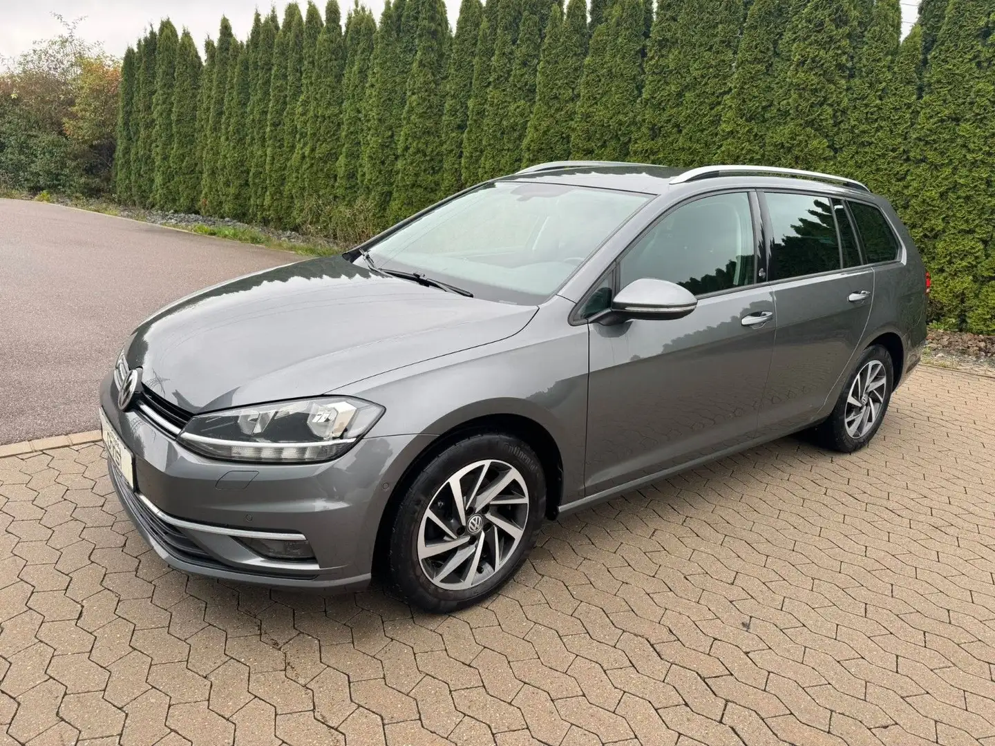 Volkswagen Golf VII Variant 1.5 TSI Sound *ACC*Navi* Šedá - 1